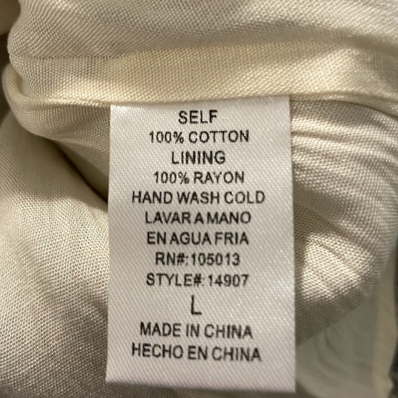 Andree By Unit Women’s Cropped Off Shoulder Top Large Blue Cream Chambray Cotton - Picture 9 of 11